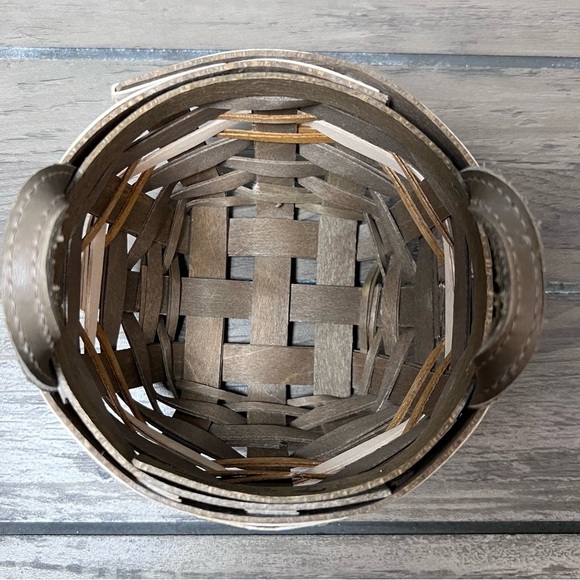 Longaberger 2011 Dresden Basket w/striped tan & white liner 2 leather handles - Picture 6 of 12